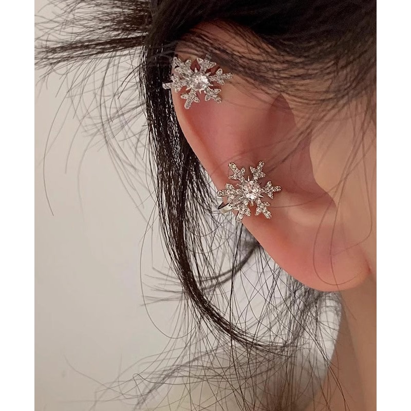 Chic Silk Copper Platinum Plating Zircon Snowflake Stud Earrings