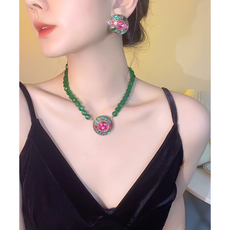 2025 New Green Alloy Inlaid Crystal Beading Pendant Necklace