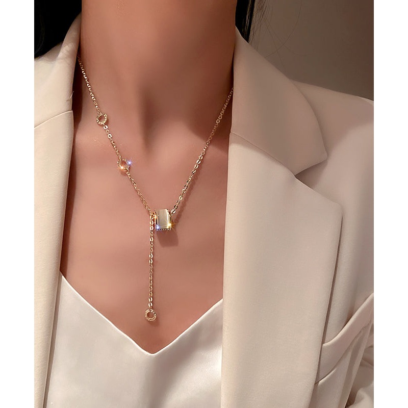 Vogue Gold Copper Alloy Zircon Cat’s Eye Stone Pendant Necklace
