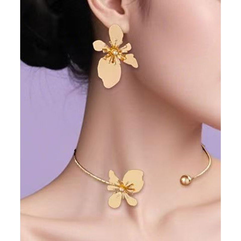 Art Gold Copper Alloy Floral Stud Earrings And Choker Two-Piece Set