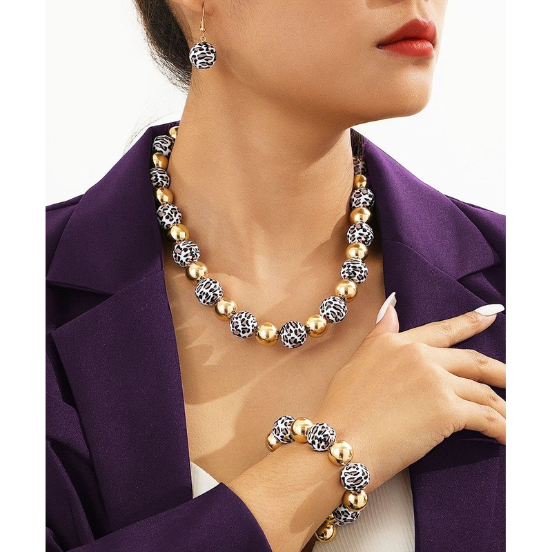 Retro Leopard Drop Earrings ,Chain Bracelet And Pendant Necklace Three-Piece Set