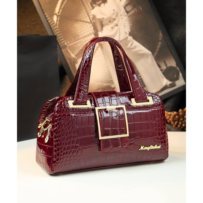 Women Mulberry Embossed Zippered Calf Leather Messenger Bag