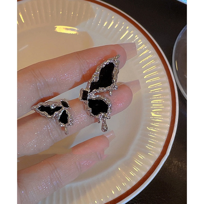 Art Black Alloy Butterfly Asymmetrical Stud Earrings