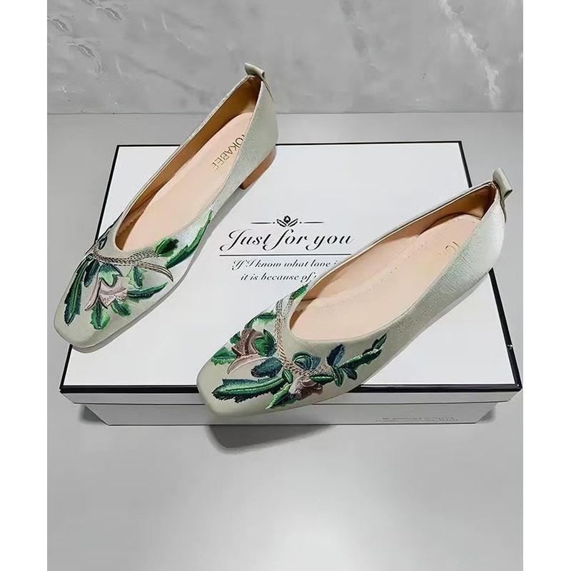 Comfortable Light Green Flat Feet Shoes Splicing Embroidered