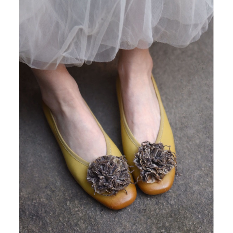 Comfy Yellow Sheepskin Floral Splicing Flat Feet Shoes