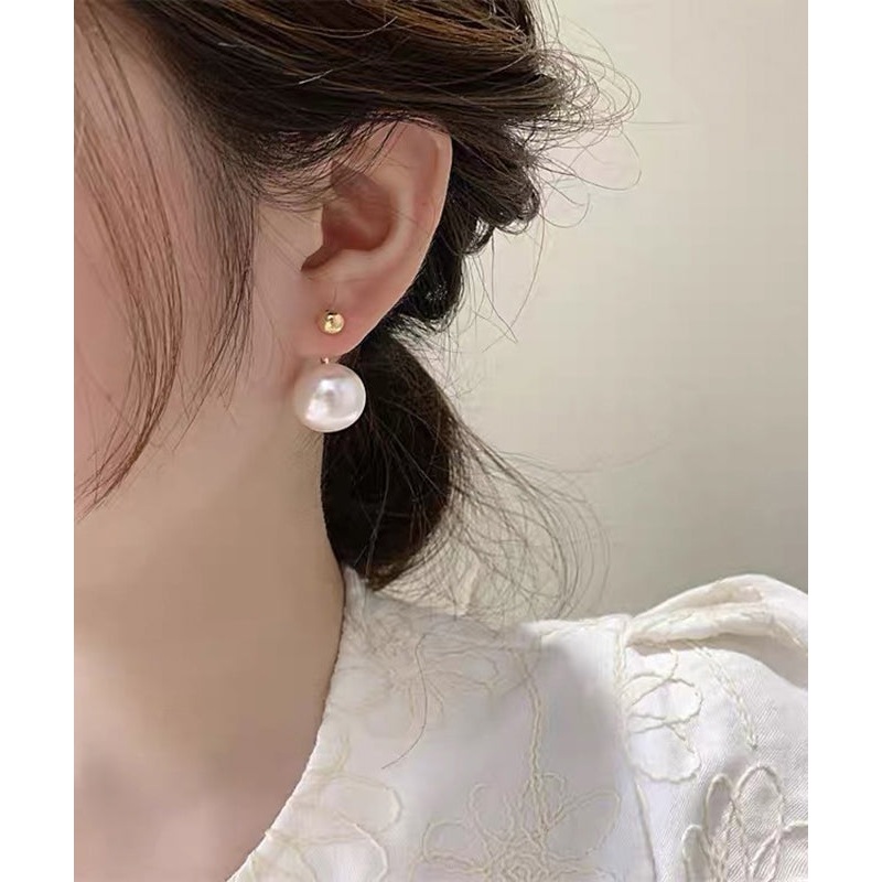 Unique Gold Copper Alloy Pearl Stud Earrings