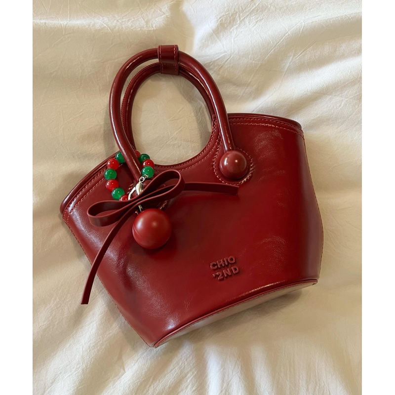 Chic Red Solid Durable Calf Leather Tote Handbag