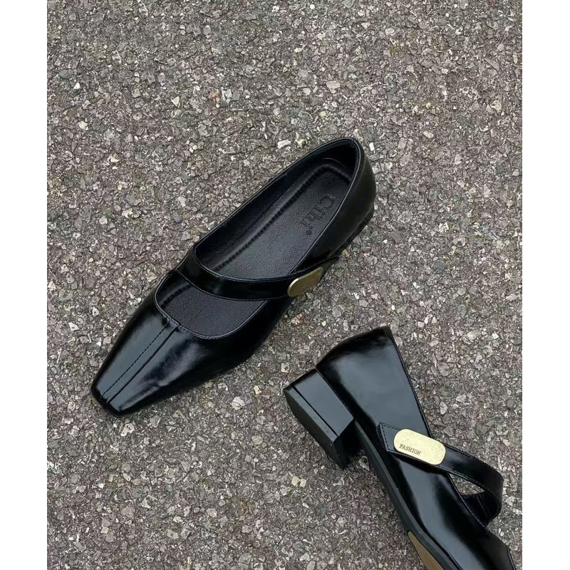 Black Buckle Strap Splicing Chic Faux Leather Chunky Shoes