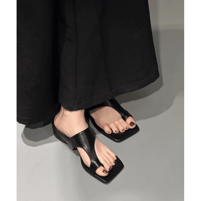 Chic Black Faux Leather Splicing Chunky Thong Sandals
